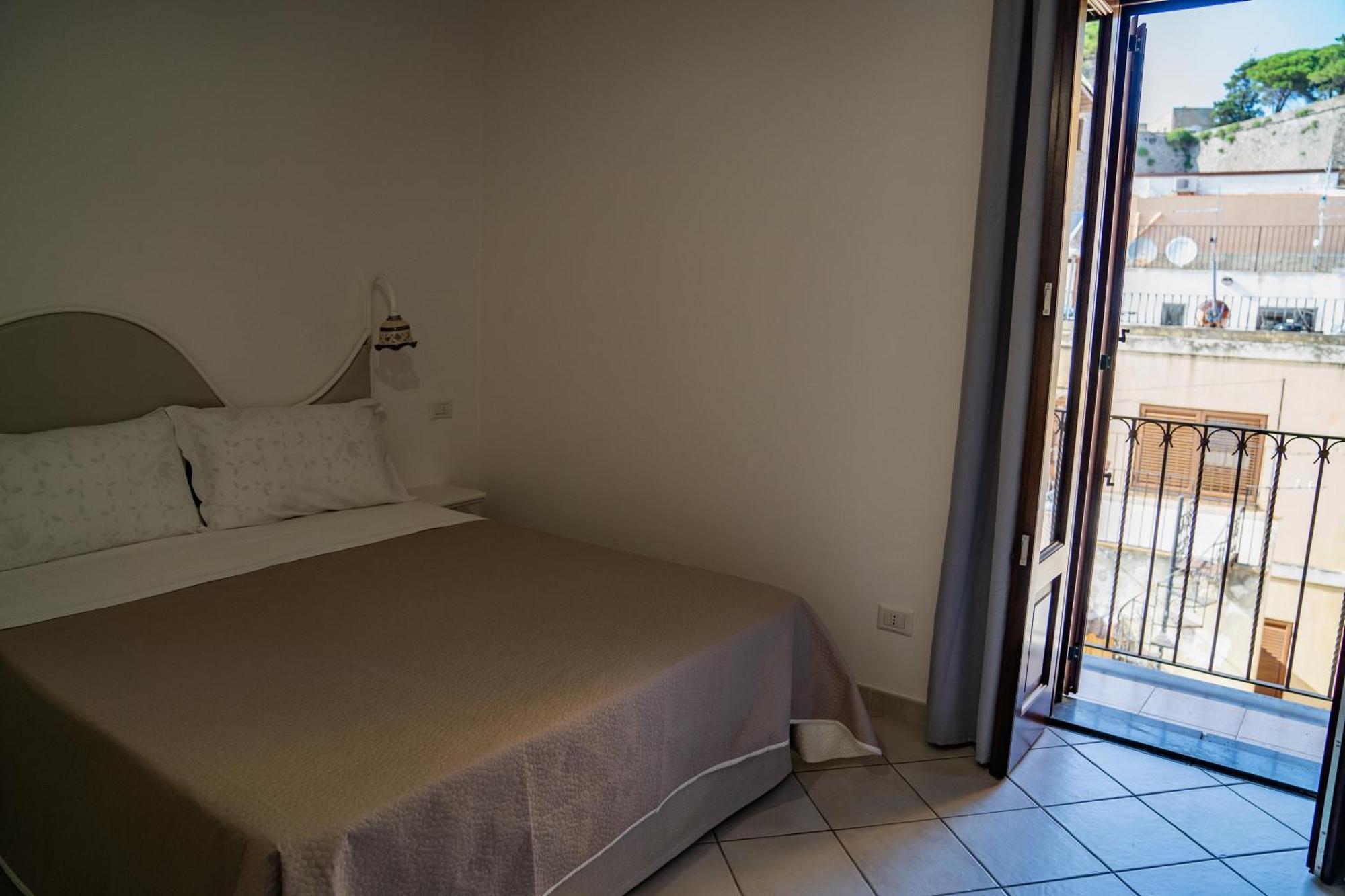 Casa Lussu Hotel Đảo Lipari Ngoại thất bức ảnh