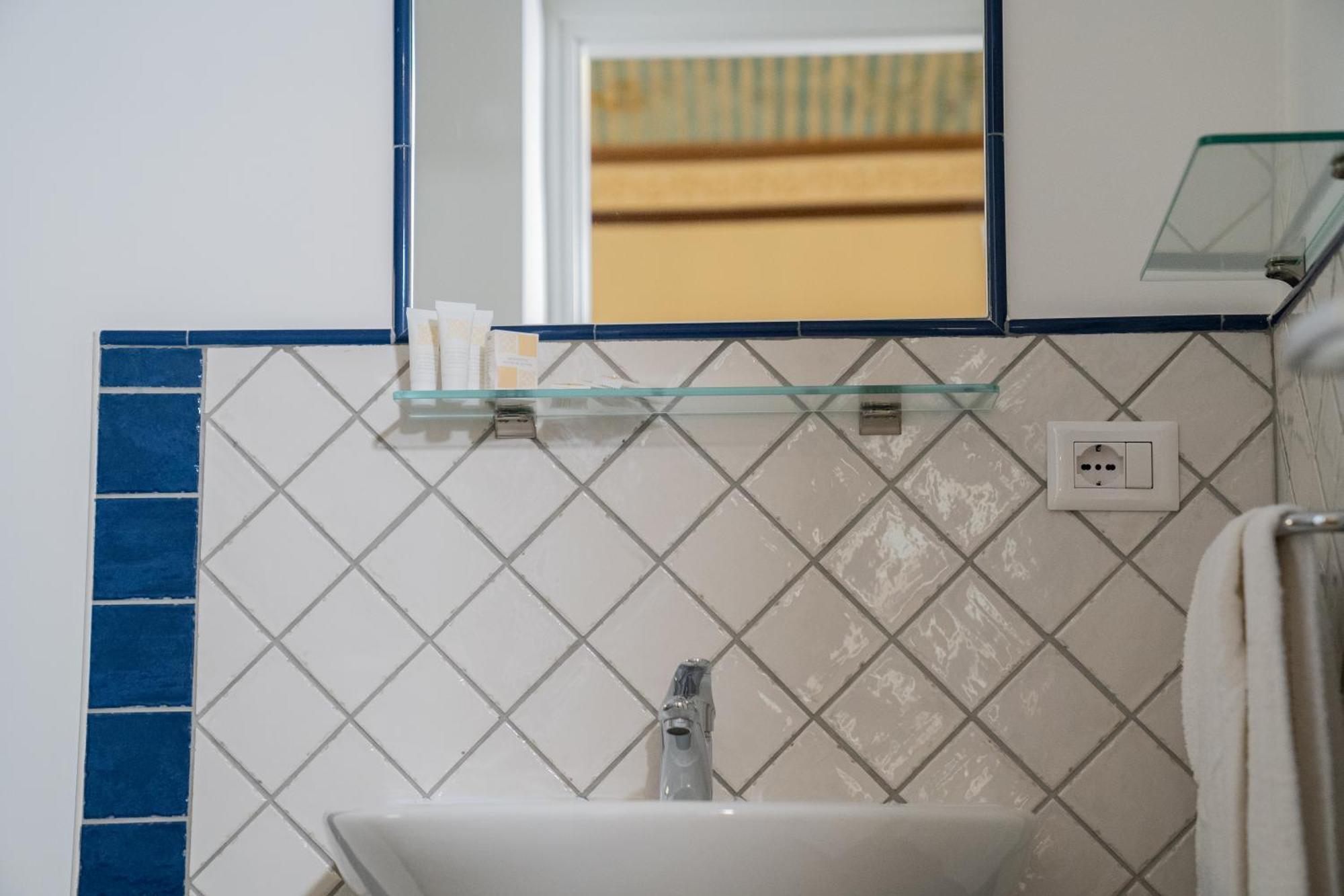 Casa Lussu Hotel Đảo Lipari Ngoại thất bức ảnh